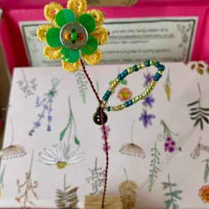 Bead and Button Blooms – Embroidered Daisy with Leaf