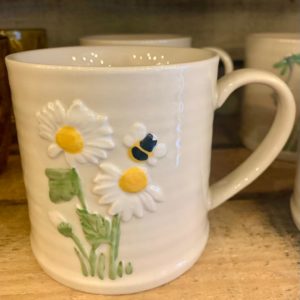 Gisela Graham Embossed Daisy/Bee Stoneware Mug